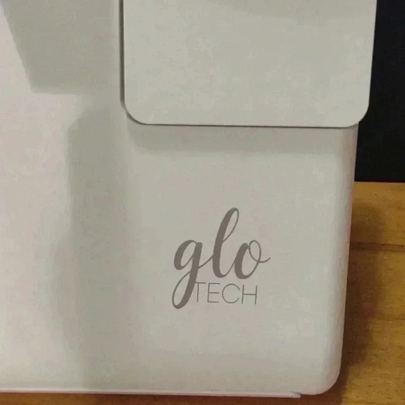 Glo TECH travel mirror with‎ phone holder - Picture 6 of 7